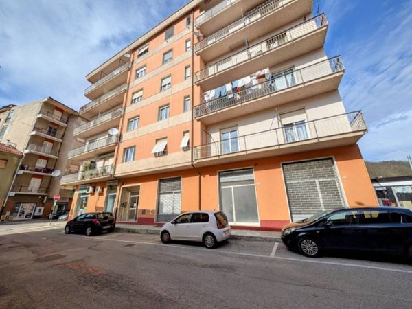 appartamento in vendita a Cairo Montenotte in zona Ferrania