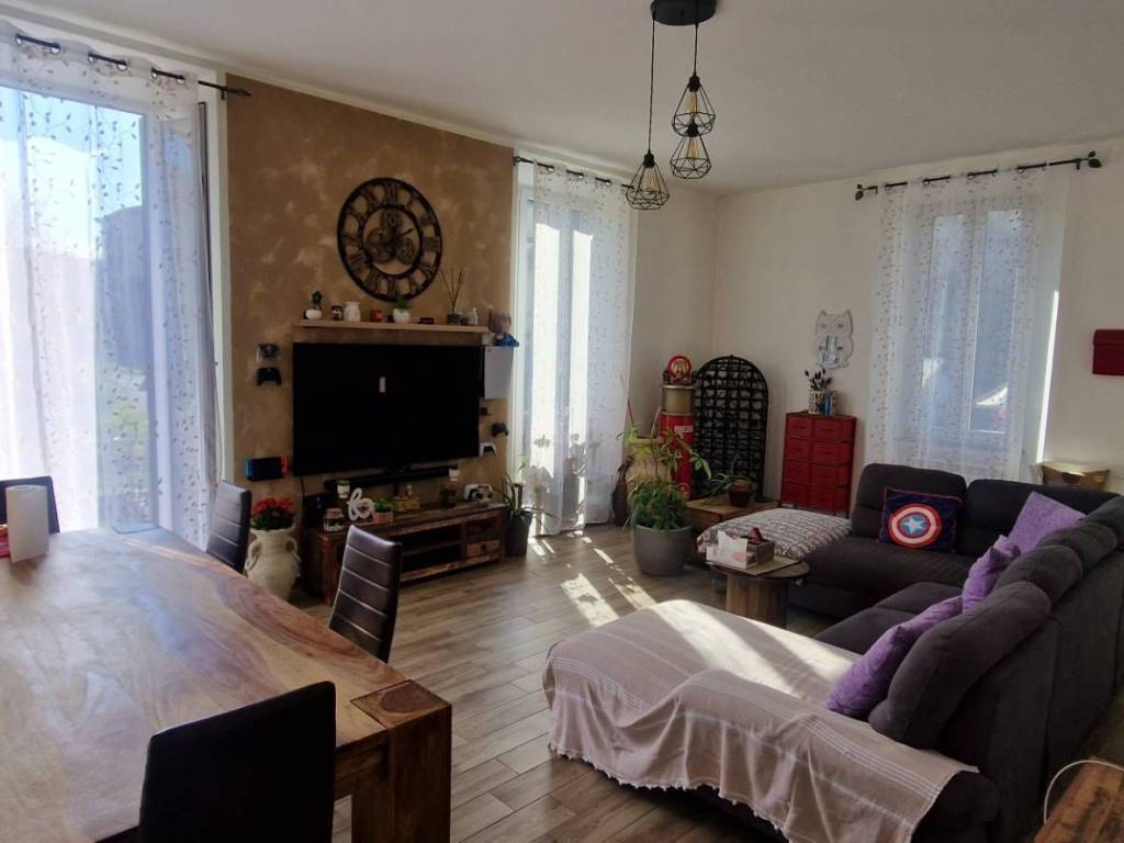 appartamento in vendita a Cairo Montenotte in zona Ferrania