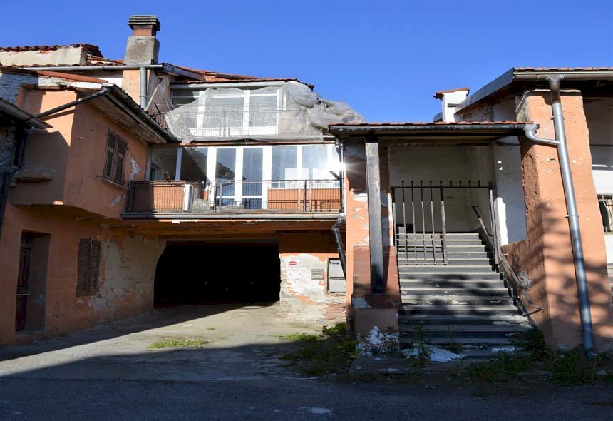 casa semindipendente in vendita a Cairo Montenotte in zona Carnovale