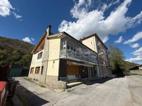 appartamento in vendita a Cairo Montenotte in zona Ferrania