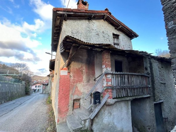 pentavano in vendita a Cairo Montenotte in zona Carretto