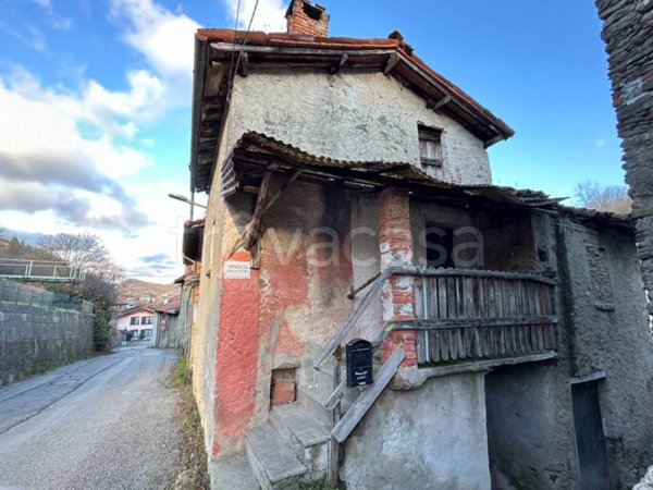 pentavano in vendita a Cairo Montenotte in zona Carretto