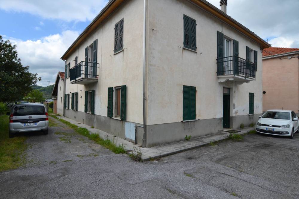 appartamento in vendita a Cairo Montenotte in zona Bragno