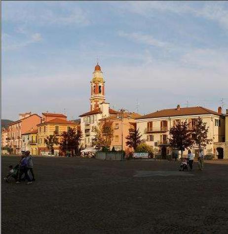 negozio in vendita a Cairo Montenotte