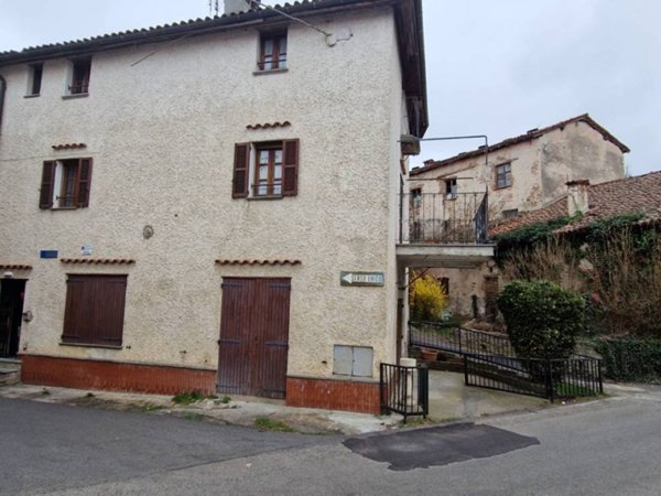 casa indipendente in vendita a Cairo Montenotte