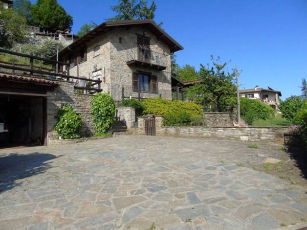casa indipendente in vendita a Cairo Montenotte