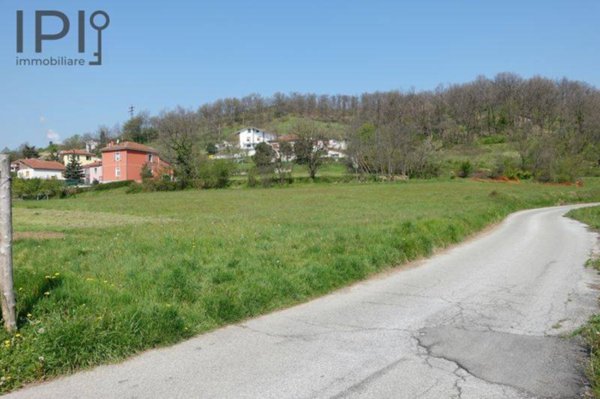 negozio in vendita a Cairo Montenotte in zona Bragno
