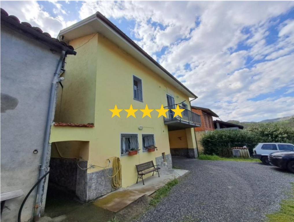 appartamento in vendita a Cairo Montenotte in zona Ville