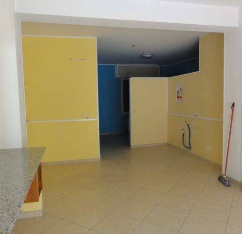 negozio in vendita a Cairo Montenotte