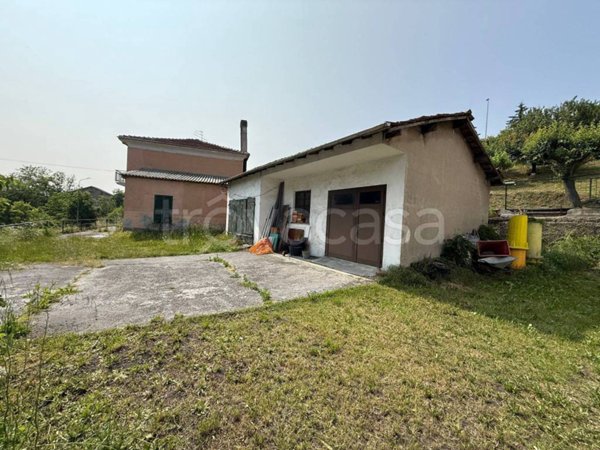 casa indipendente in vendita a Cairo Montenotte in zona Bragno
