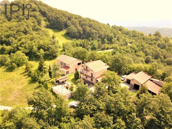 casa indipendente in vendita a Cairo Montenotte in zona Monti