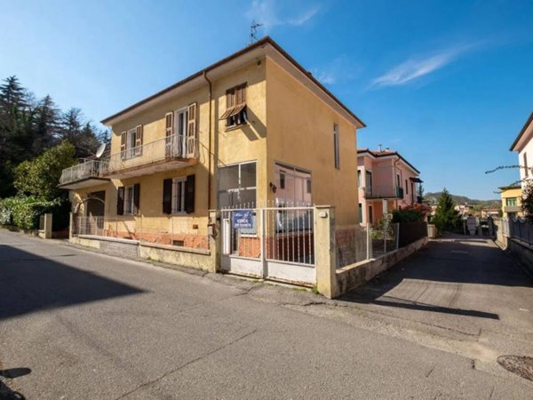 casa indipendente in vendita a Cairo Montenotte