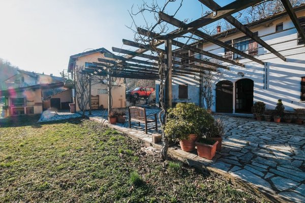 casa semindipendente in vendita a Cairo Montenotte
