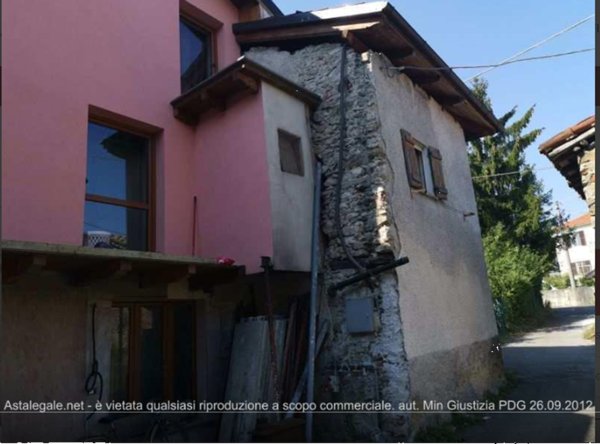 casa indipendente in vendita a Cairo Montenotte in zona Carnovale