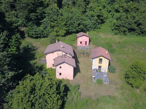 casale in vendita a Cairo Montenotte in zona Bragno