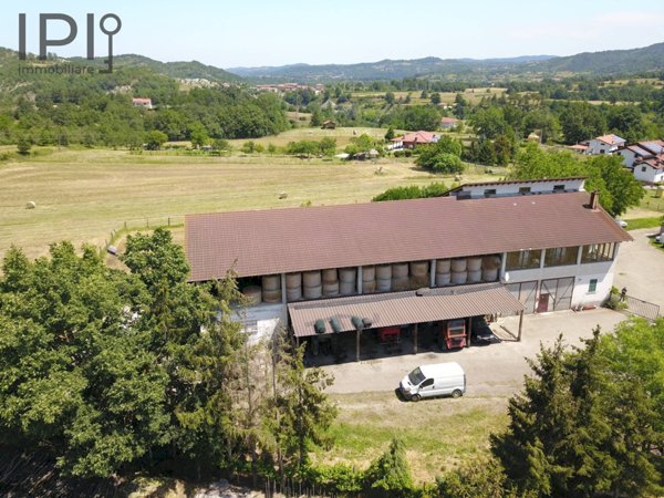 casale in vendita a Cairo Montenotte in zona Carnovale