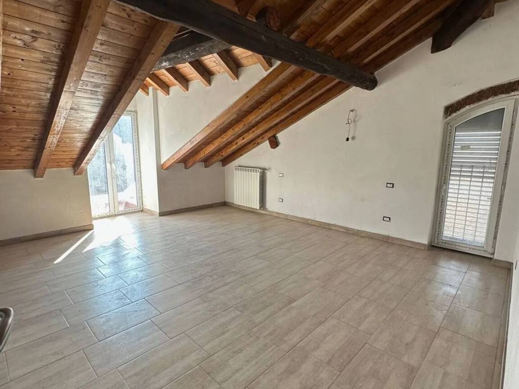 appartamento in vendita a Cairo Montenotte in zona Ferrania