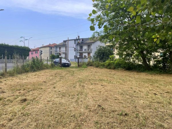 locale di sgombero in vendita a Cairo Montenotte