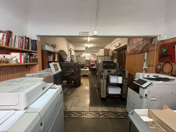 locale commerciale in vendita a Cairo Montenotte