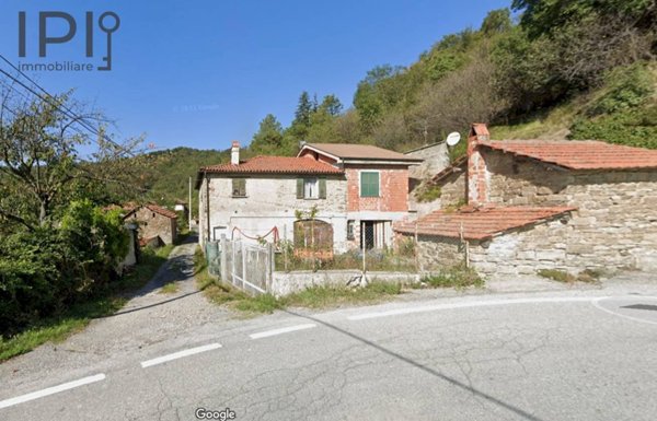 casa indipendente in vendita a Cairo Montenotte in zona Carretto