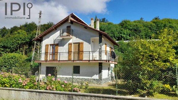casa indipendente in vendita a Cairo Montenotte in zona Montenotte Superiore