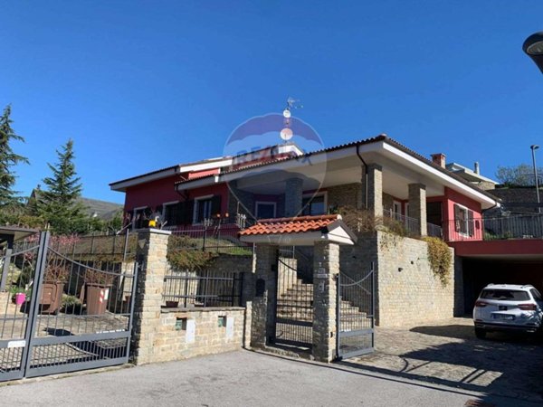 casa indipendente in vendita a Cairo Montenotte