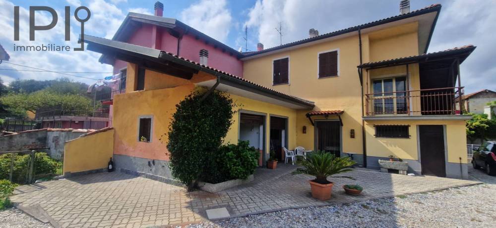 casa indipendente in vendita a Cairo Montenotte