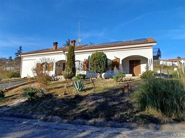 casa indipendente in vendita a Cairo Montenotte