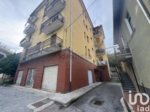 appartamento in vendita a Cairo Montenotte in zona Ferrania