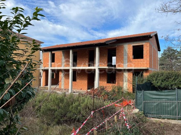 casa indipendente in vendita a Cairo Montenotte