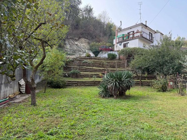 casa indipendente in vendita a Cairo Montenotte