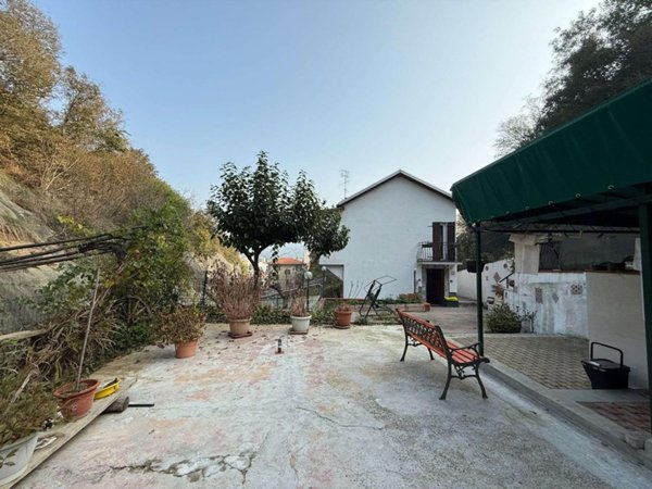 casa indipendente in vendita a Cairo Montenotte