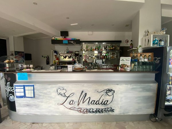 negozio in vendita a Cairo Montenotte