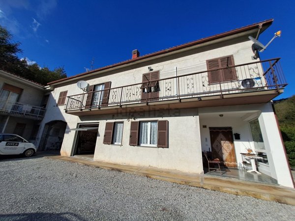casa indipendente in vendita a Cairo Montenotte
