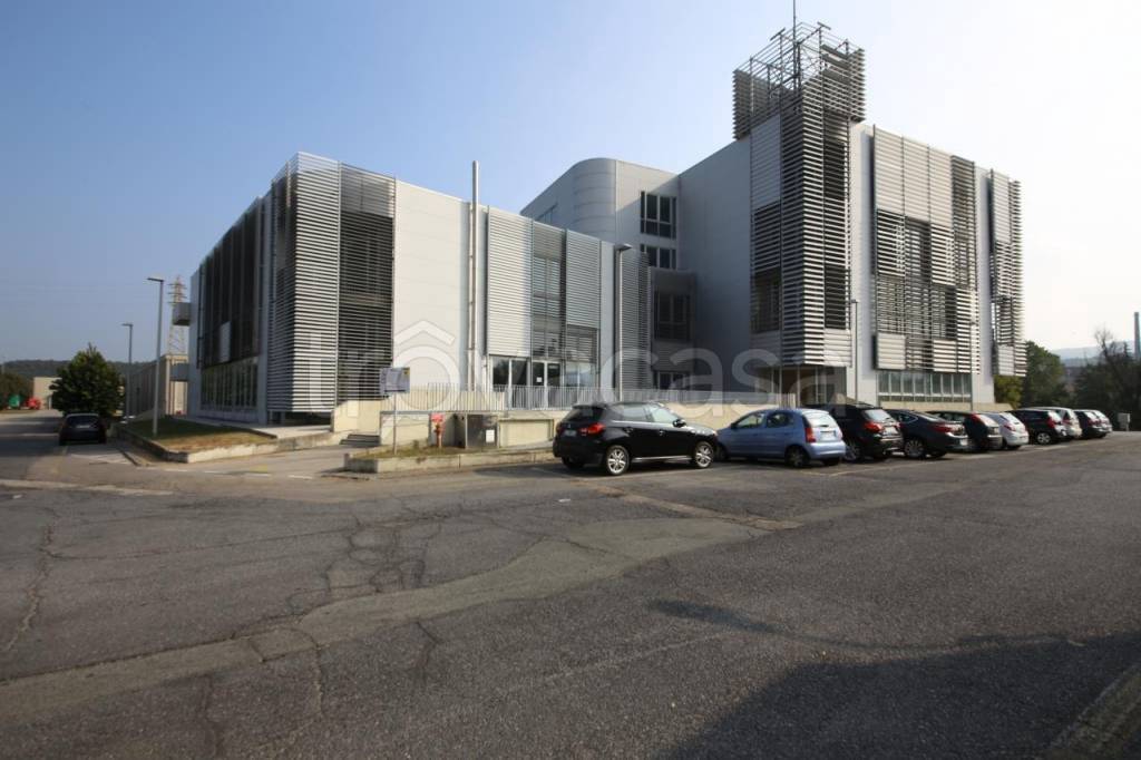 ufficio in vendita a Cairo Montenotte