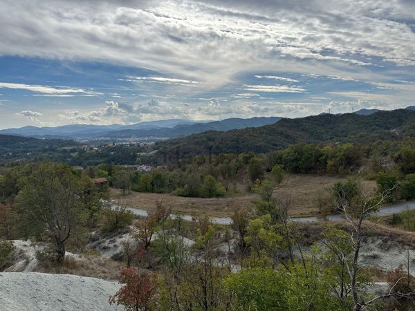 casa indipendente in vendita a Cairo Montenotte in zona Chinelli