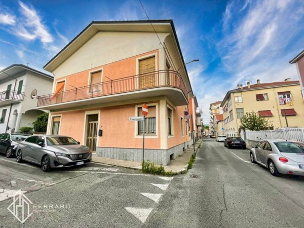 casa indipendente in vendita a Cairo Montenotte