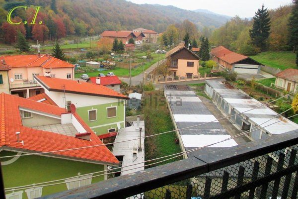 appartamento in vendita a Cairo Montenotte in zona Ferrania