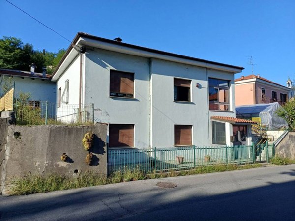 casa indipendente in vendita a Cairo Montenotte