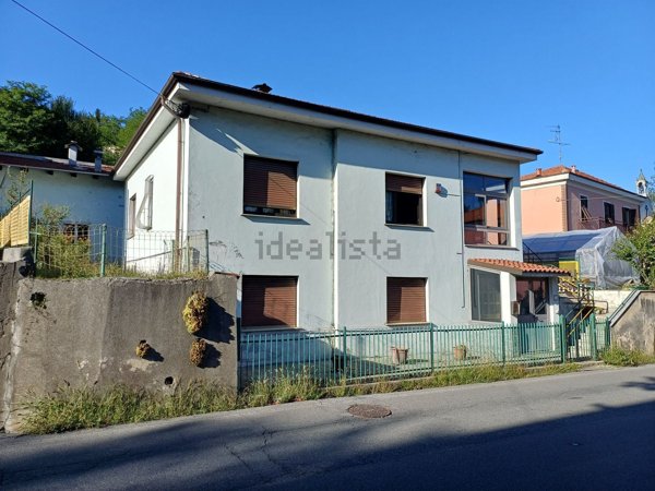 casa indipendente in vendita a Cairo Montenotte