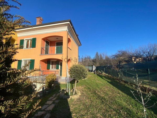 casa indipendente in vendita a Cairo Montenotte