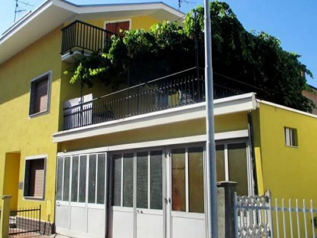 casa indipendente in vendita a Cairo Montenotte