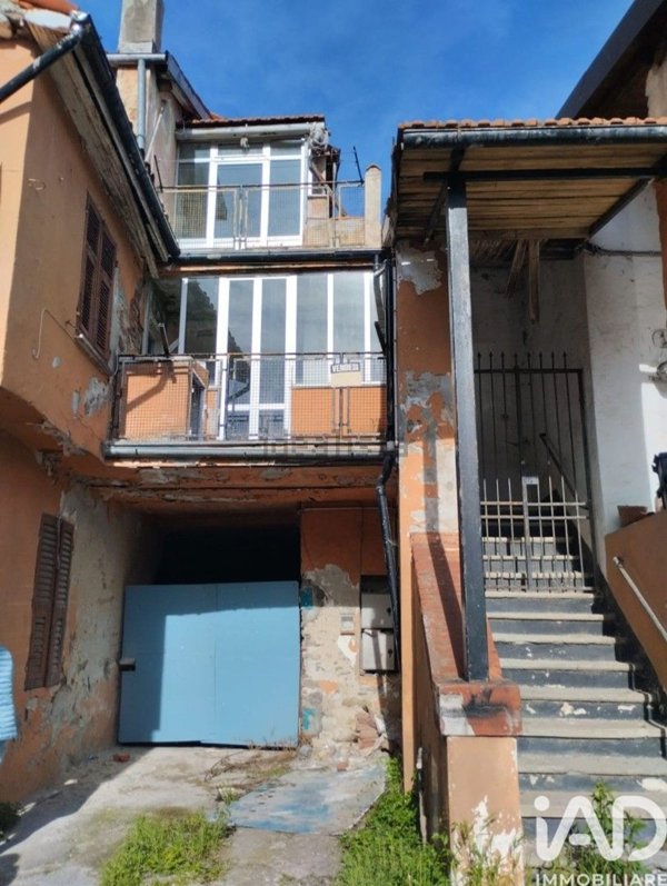 casa semindipendente in vendita a Cairo Montenotte in zona Carnovale