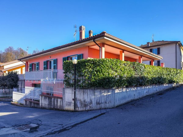 casa indipendente in vendita a Cairo Montenotte