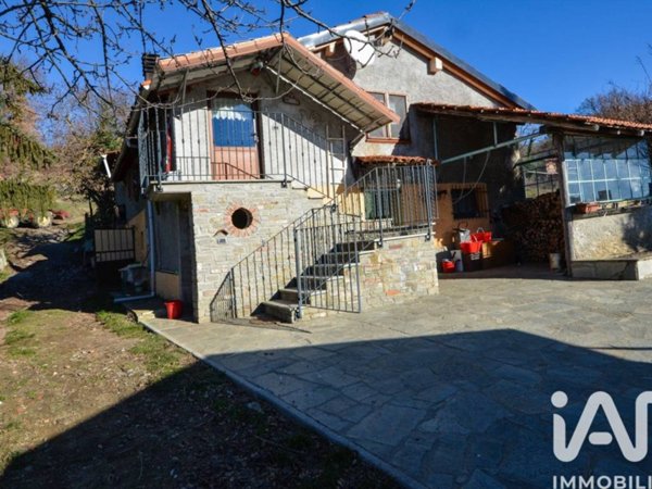 casa indipendente in vendita a Cairo Montenotte