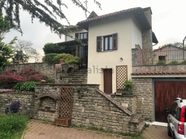 casa indipendente in vendita a Cairo Montenotte