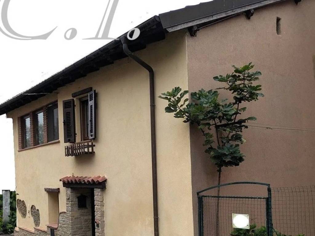 casa indipendente in vendita a Cairo Montenotte