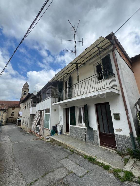 casa indipendente in vendita a Cairo Montenotte