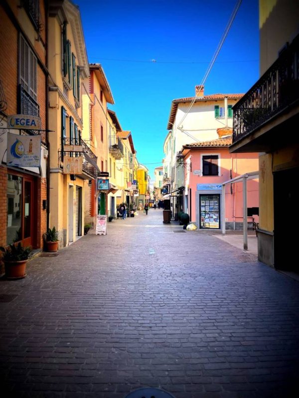 negozio in vendita a Cairo Montenotte