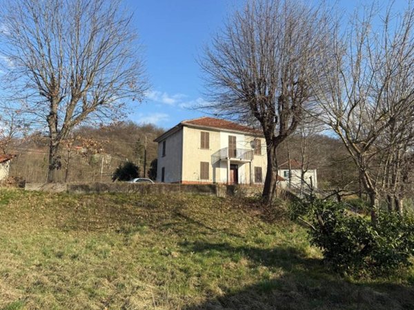 casa indipendente in vendita a Cairo Montenotte